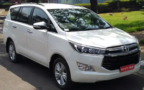 Toyota Innova Crysta: Toyota Innova Crysta